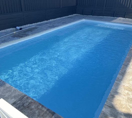 Algae bloom treated and filtered clear — pool service in Vero Beach, FL